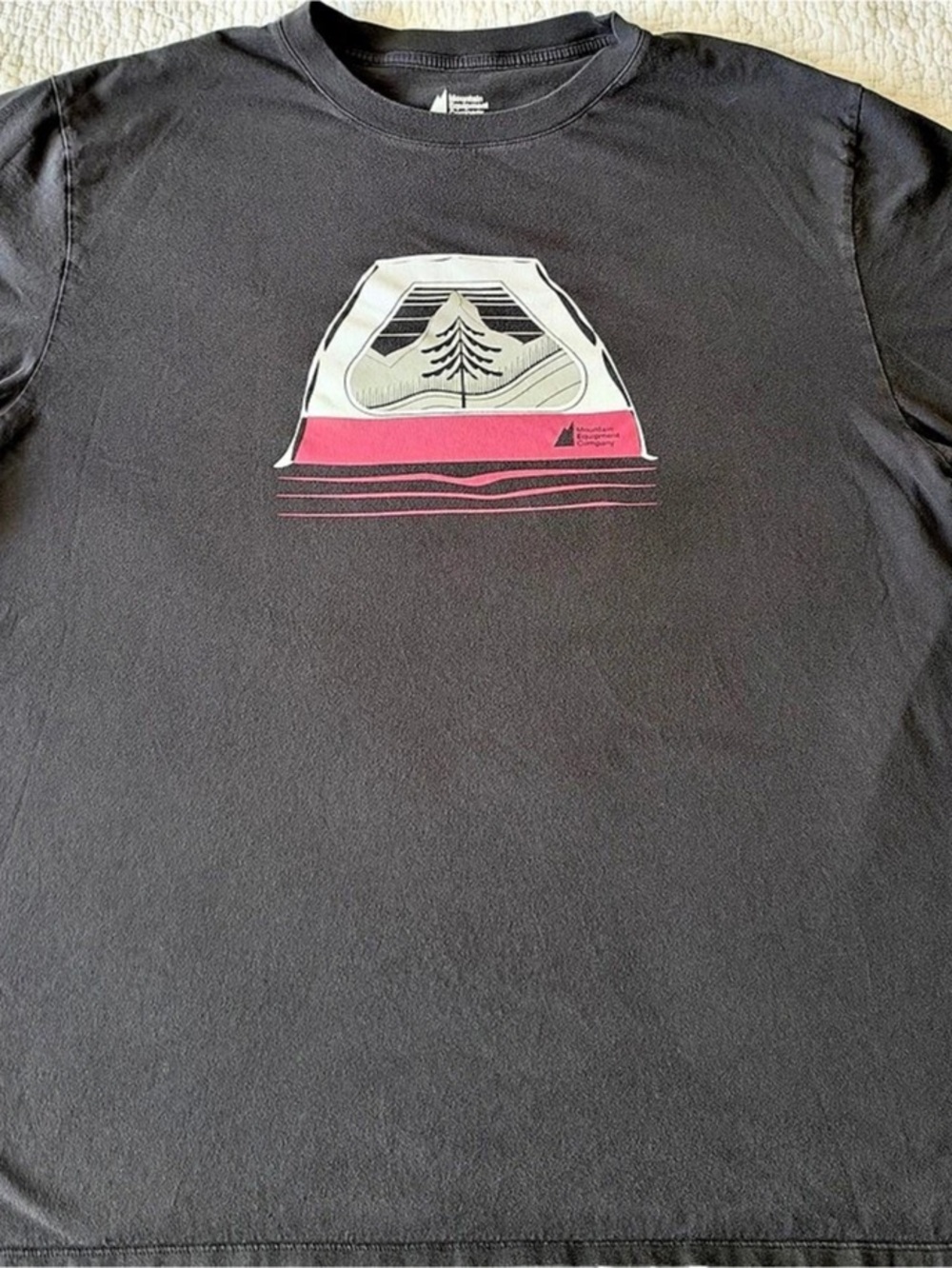 Mountain Equipment Company Graphic Short Sleeve Tee in Black Size XL Like New